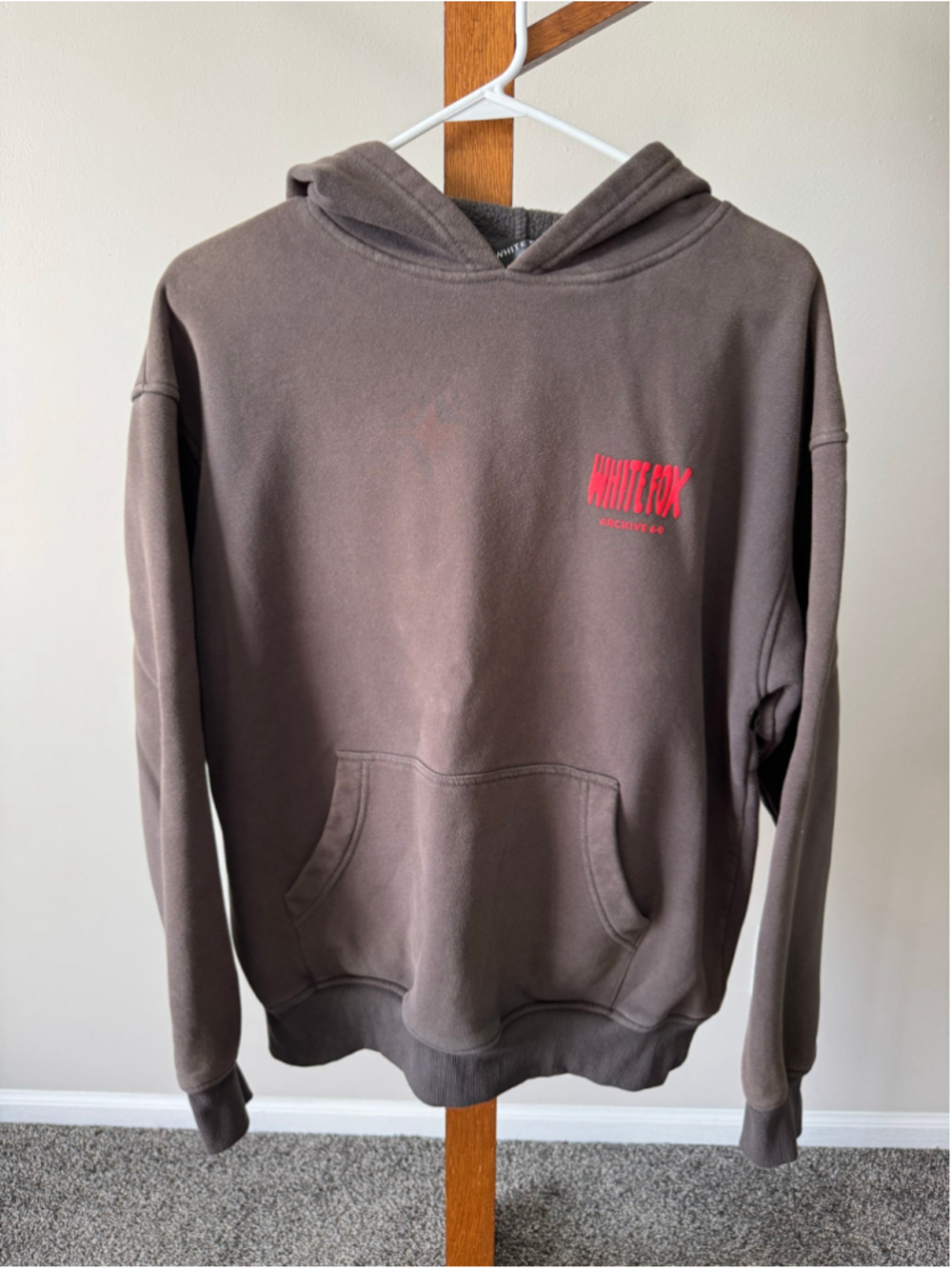 Women's White Fox Archive 6.0 Hoodie Sweatshirt Size S/M Brown Red - Picture 2 of 7